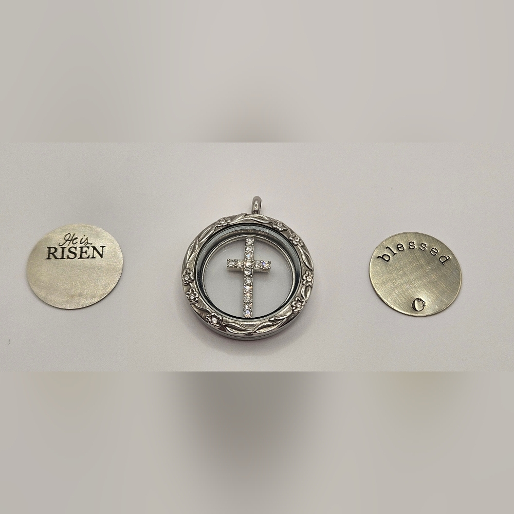 Origami Owl Locket With 3 Discs One Cross